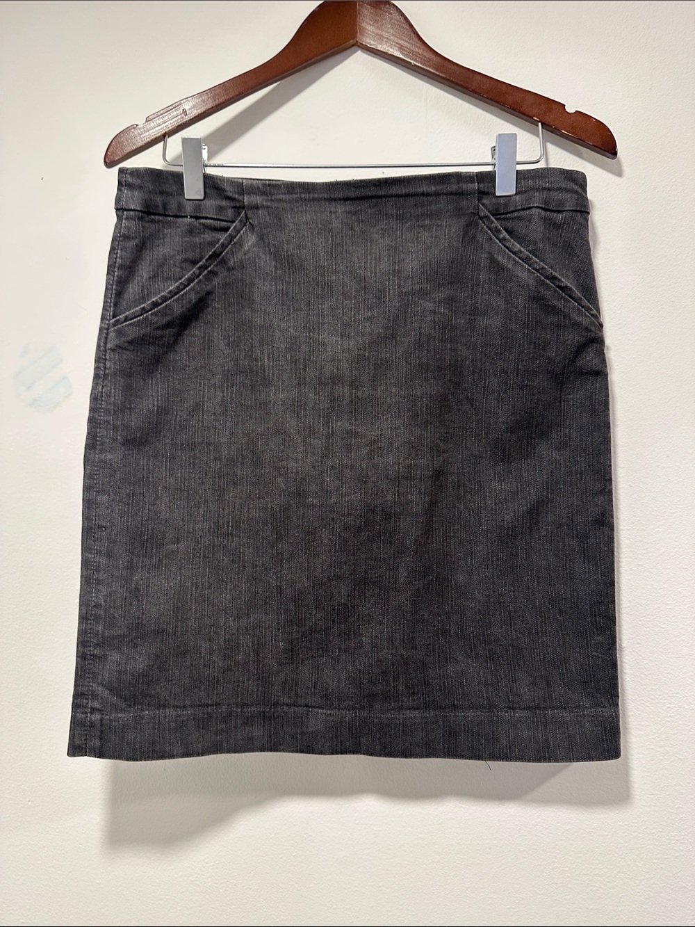 GAP Charcoal Pencil Skirt 091